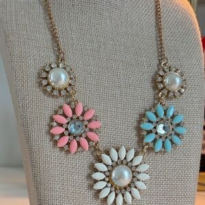ADORABLE Floral Statement Necklace with Pearls